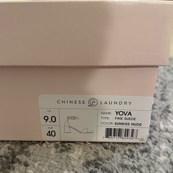 Chinese Laundry Fine Suede Strappy Pump Size 9 - Picture 2 of 4